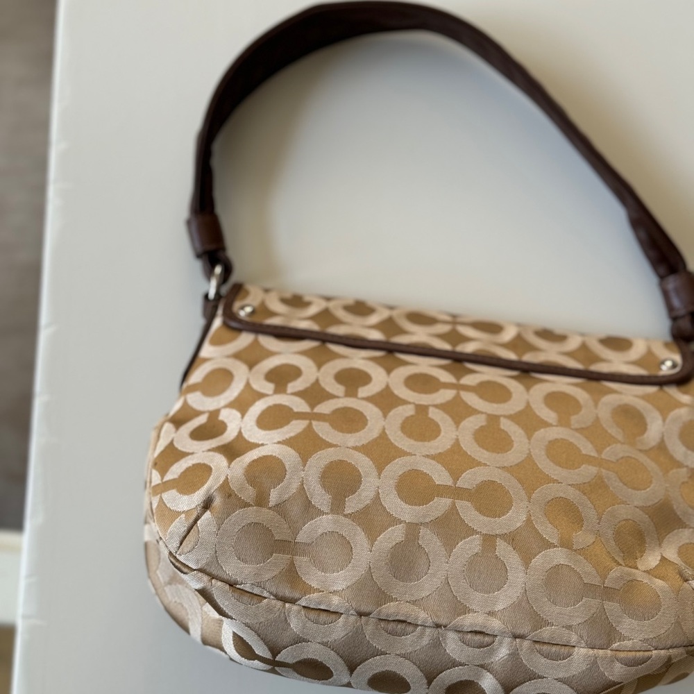 Vintage Coach Shoulder Bag - Picture 4 of 6